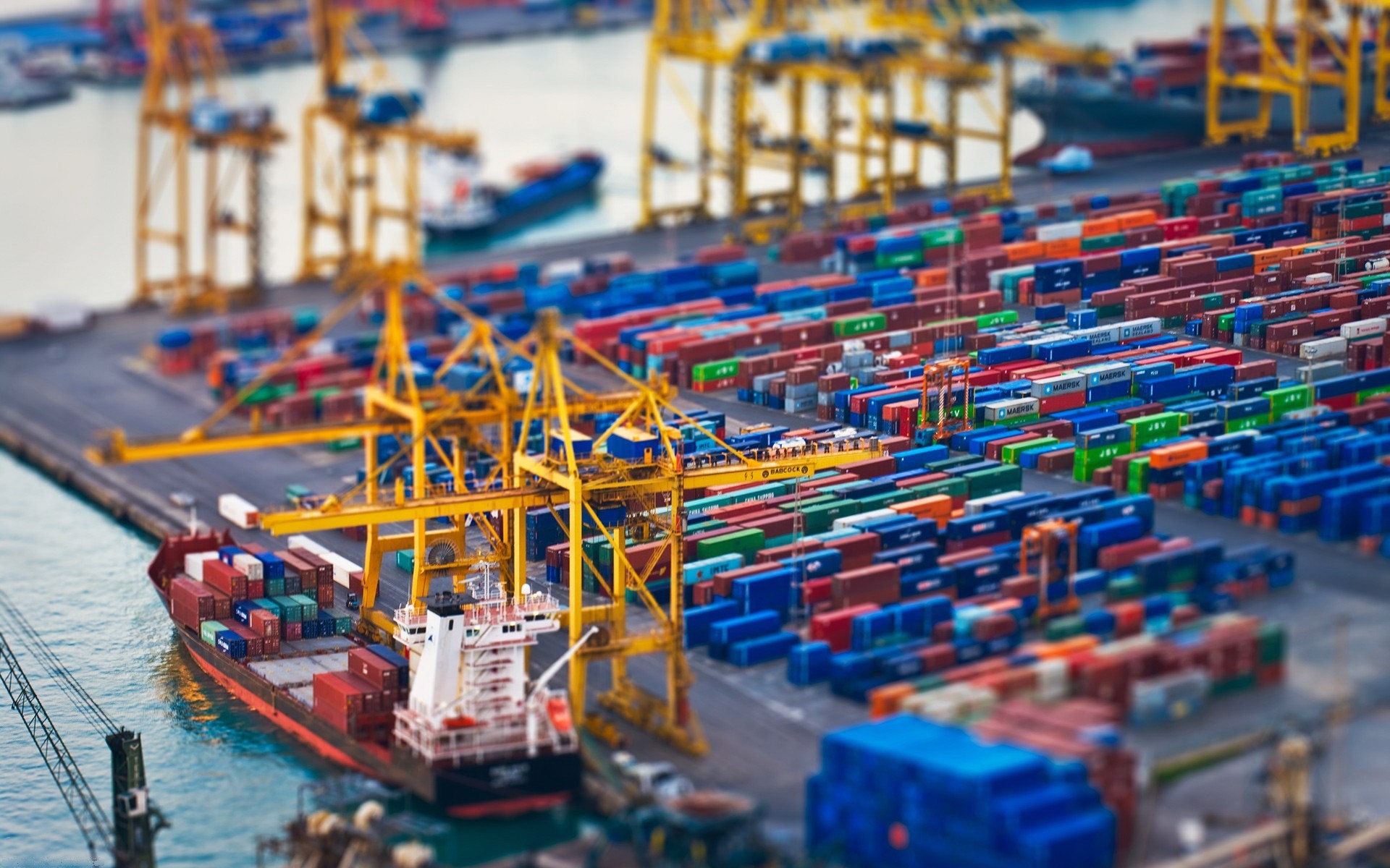 Top 10 Logistics and Supply Chain Facts of 2014